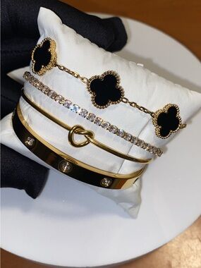 4PC Gold & Black Clover Bracelet Stack